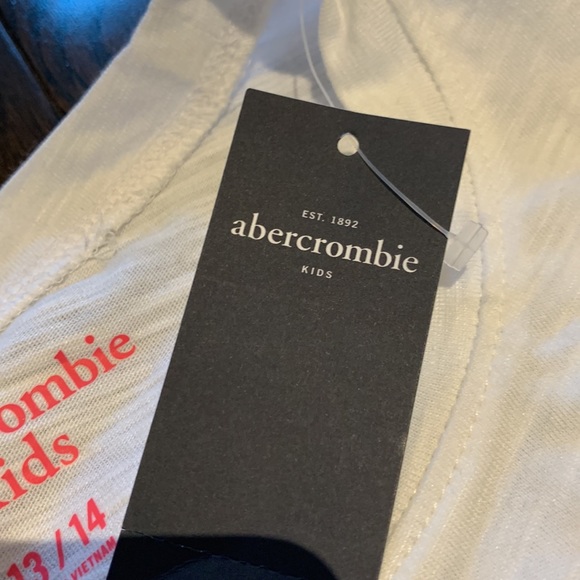 Here’s is 3 white Abercrombie top with tags in 1 that is very affordable! - Picture 4 of 6